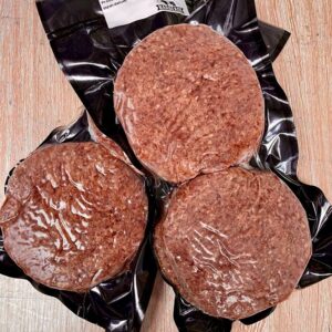4 Super Sappige XXL Black Angus Hamburgers (12cm diameter en krimpen niet tijdens het bakken)